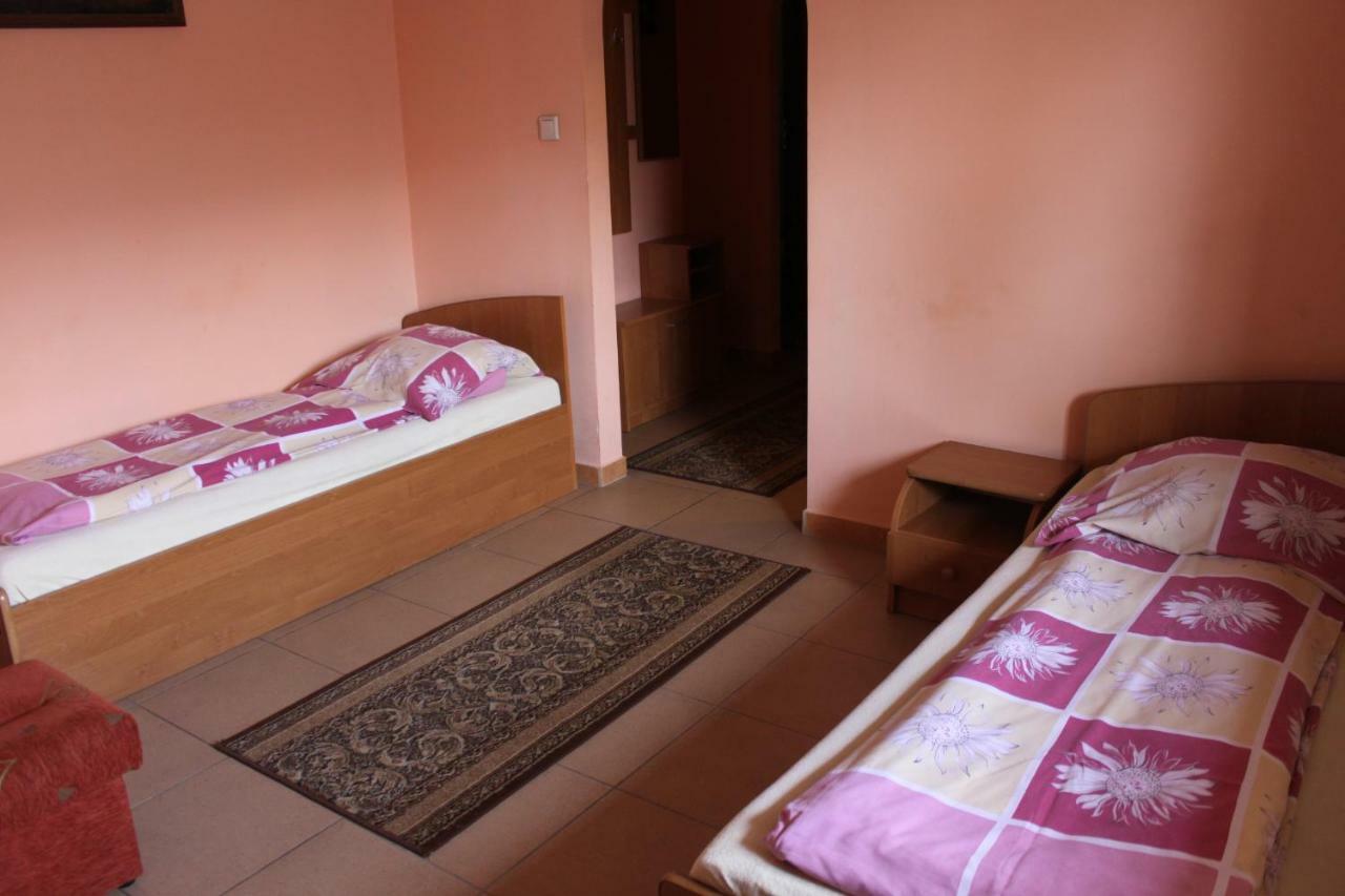 Park Lesny 'U Kaczyny' Hotel Rogow Exterior photo