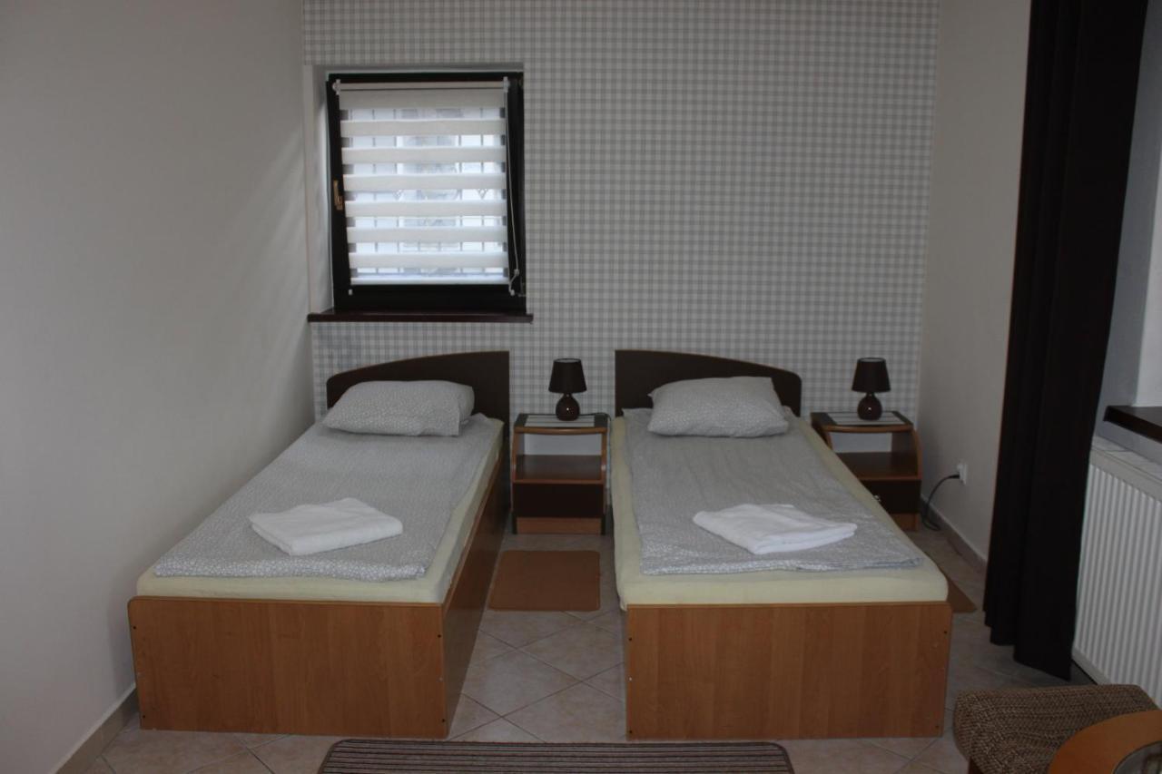 Park Lesny 'U Kaczyny' Hotel Rogow Exterior photo